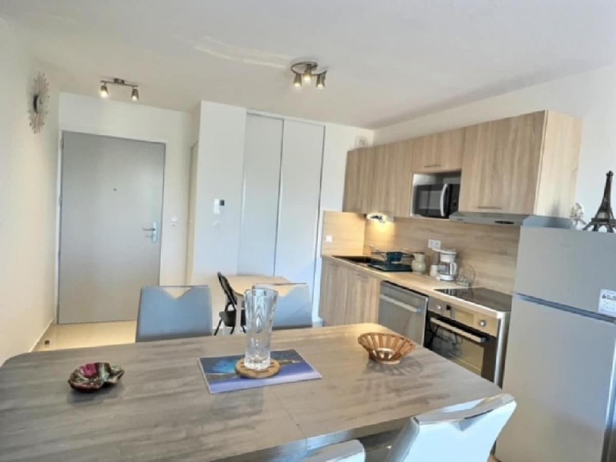 ויאס A 150M De La Plage - Coquet Appartement Pour 4 Personnes מראה חיצוני תמונה